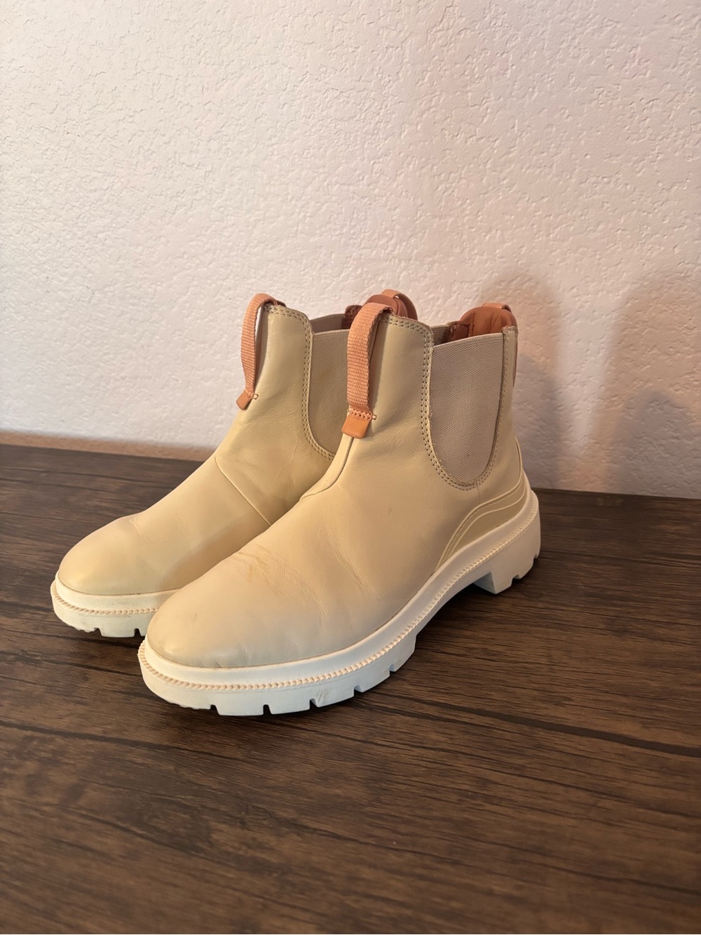 OluKai Hehi women’s boots size 7 - Picture 2 of 10